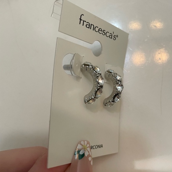 NWT FRANCESCA‘S silver diamond earrings - Picture 3 of 4